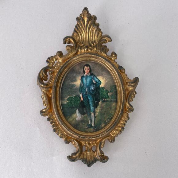 Vintage Ornate Hong Kong molded plastic framed portraits, wall art set of 3 - Picture 8 of 15